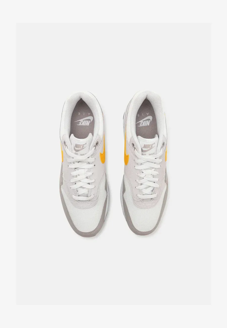 Фото № 4 с приближением к товару «‎AIR MAX 1 »