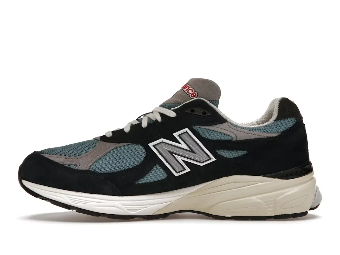 Фото № 3 с приближением к товару «‎New Balance 990v3»