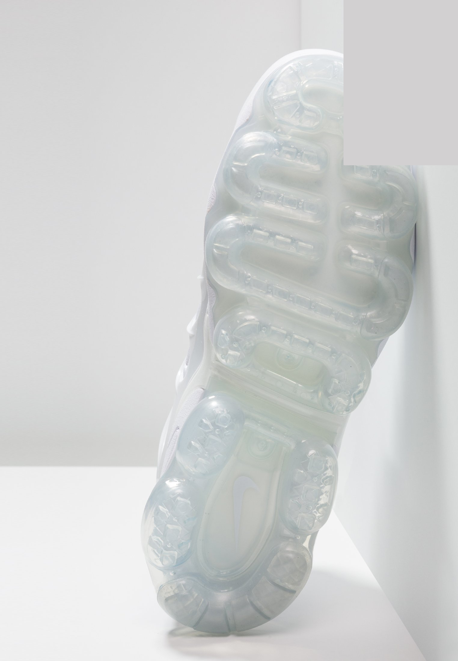 Фото № 5 с приближением к товару «‎Nike Air Vapormax Plus »