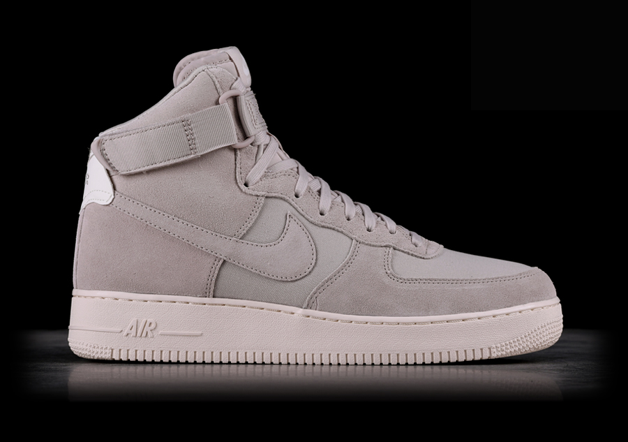 Фото № 1 с приближением к товару «‎Nike Air Force 1 High Suede»
