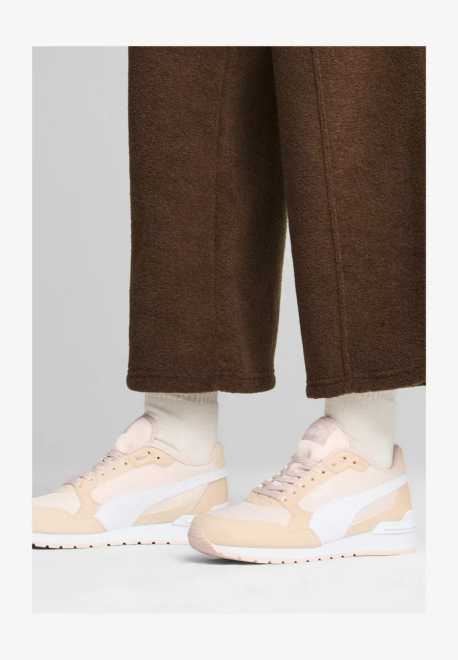 Фото № 1 с приближением к товару «‎ST RUNNER V4 NL»