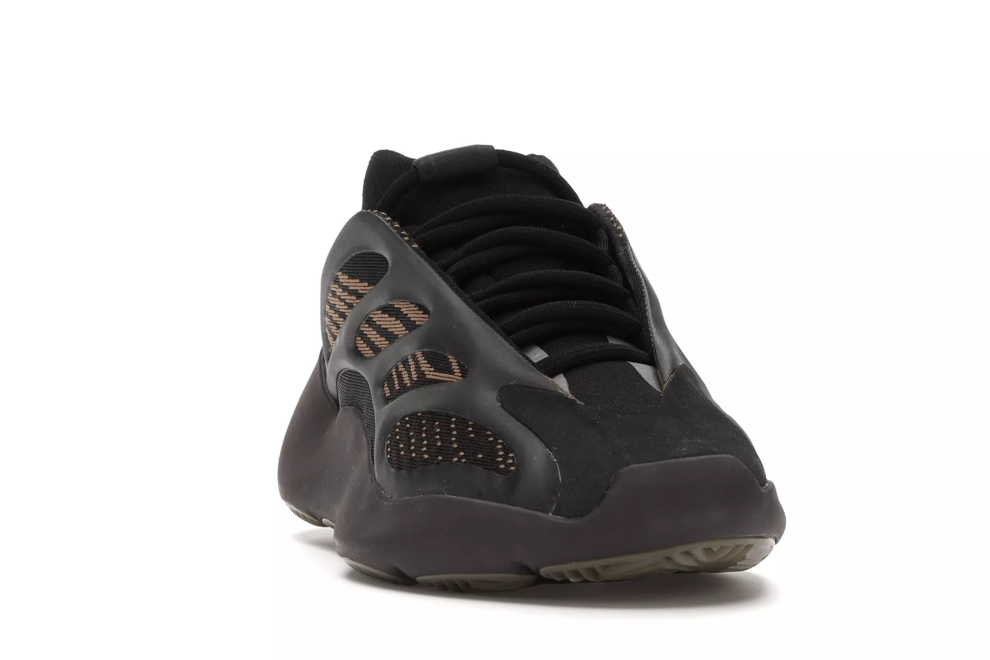 Фото № 2 с приближением к товару «‎adidas Yeezy 700 V3 Clay Brown»