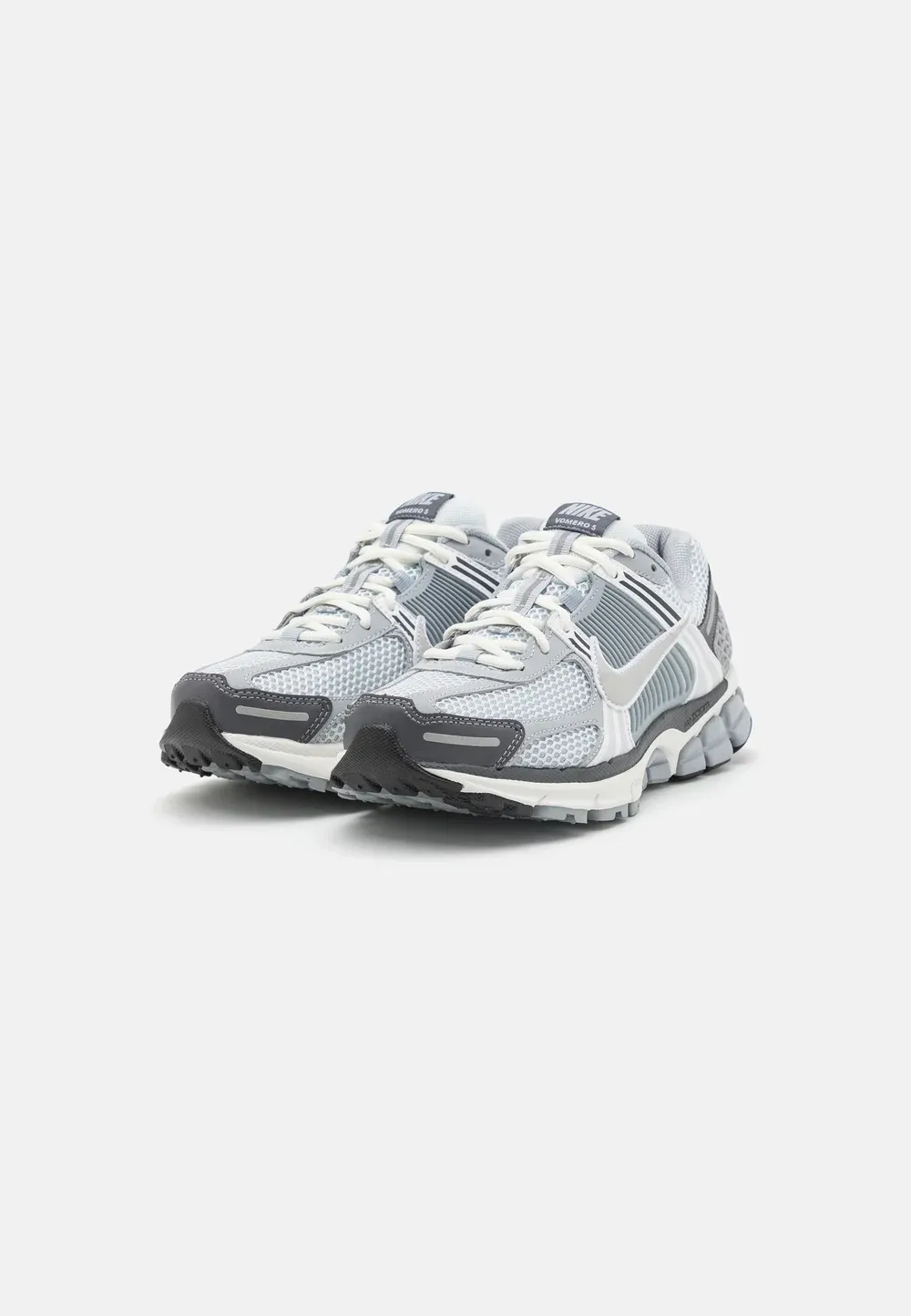 Фото № 2 с приближением к товару «‎ZOOM VOMERO 5»