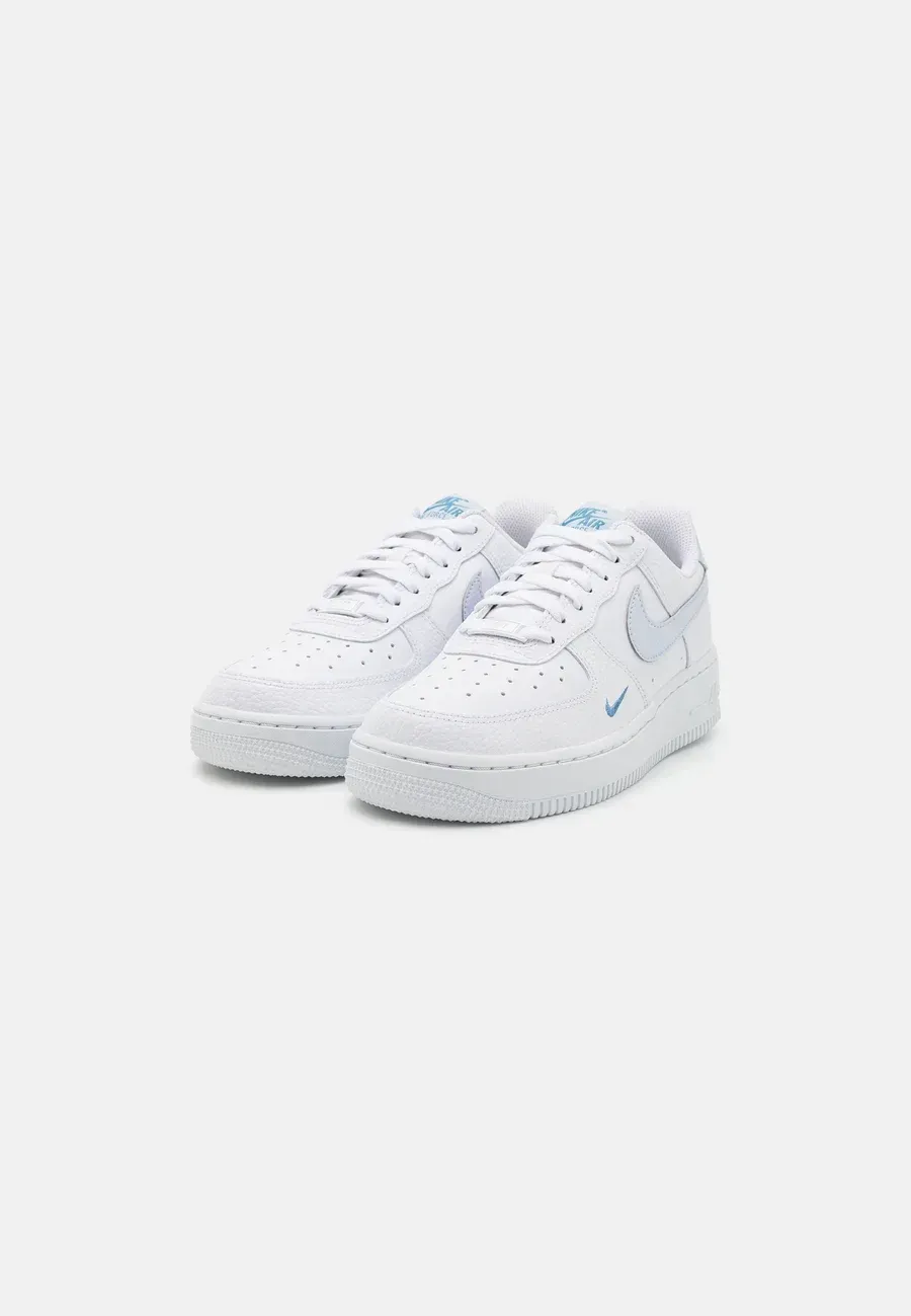 Фото № 4 с приближением к товару «‎AIR FORCE 1 '07»