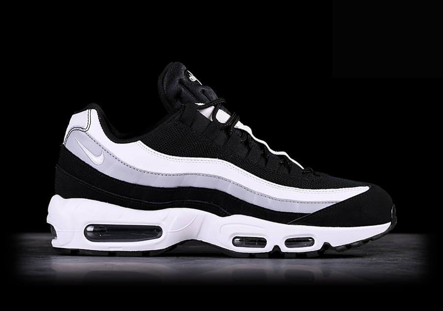 Фото № 1 с приближением к товару «‎Nike Air Max 95 Essential »