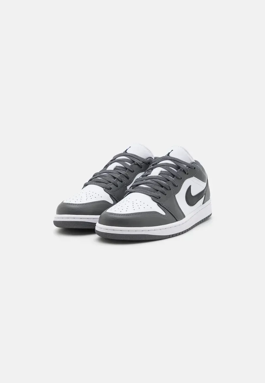 Фото № 4 с приближением к товару «‎AIR JORDAN 1 LOW»