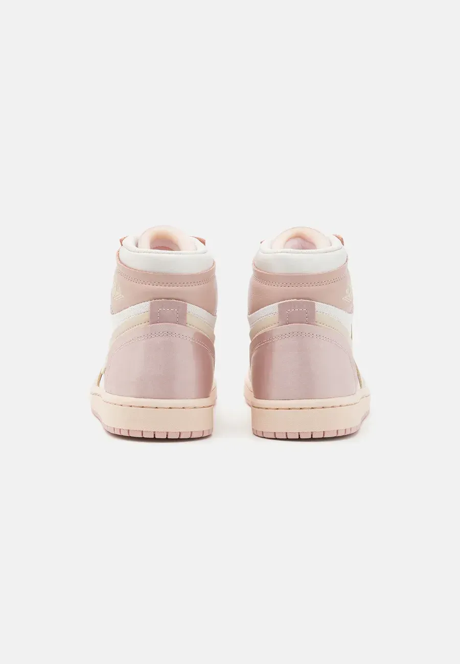Фото № 3 с приближением к товару «‎AIR JORDAN 1»
