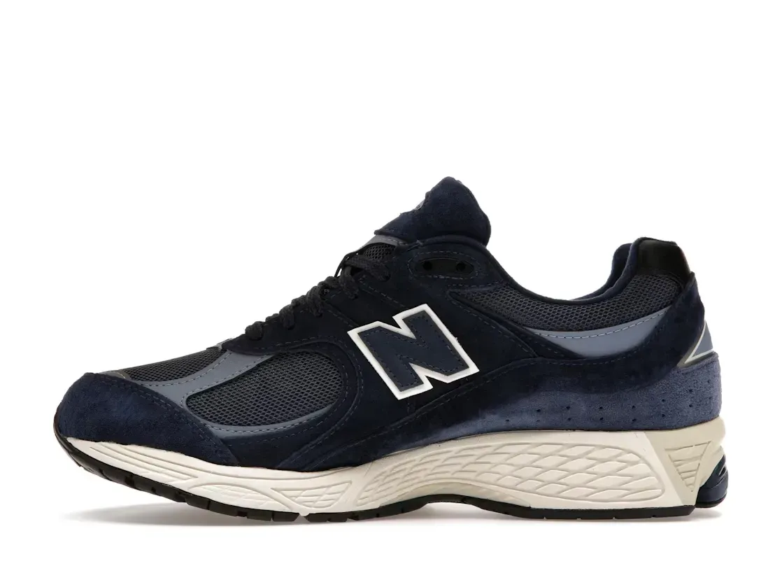 Фото № 3 с приближением к товару «‎New Balance 2002R»