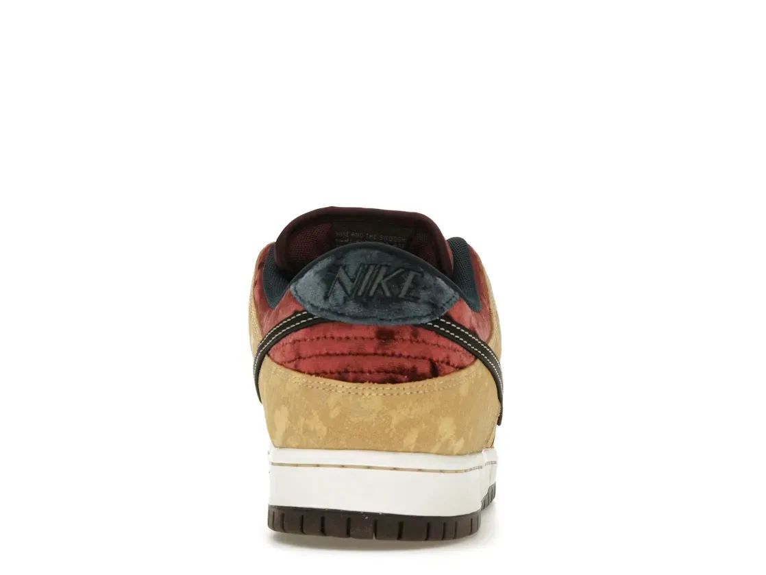 Фото № 4 с приближением к товару «‎Nike SB Dunk Low»