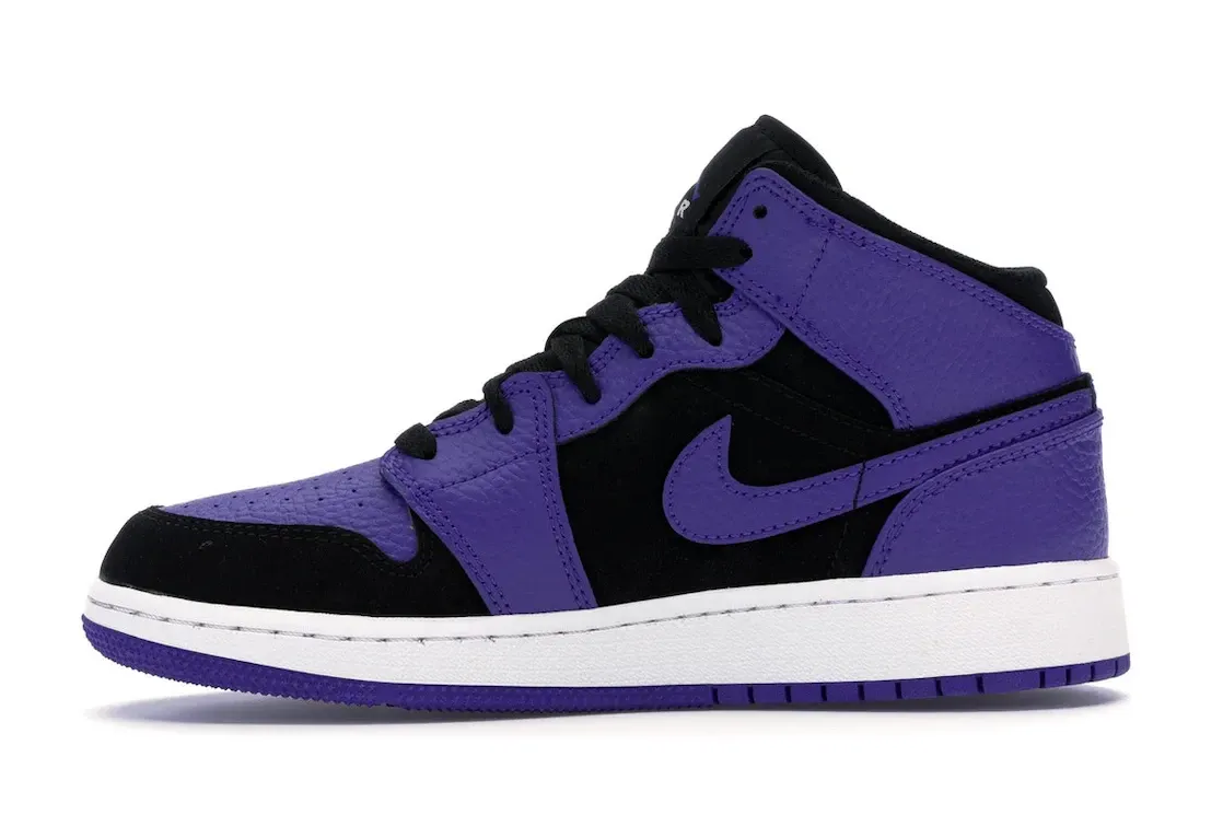 Фото № 3 с приближением к товару «‎Jordan 1 Mid Black Dark Concord »