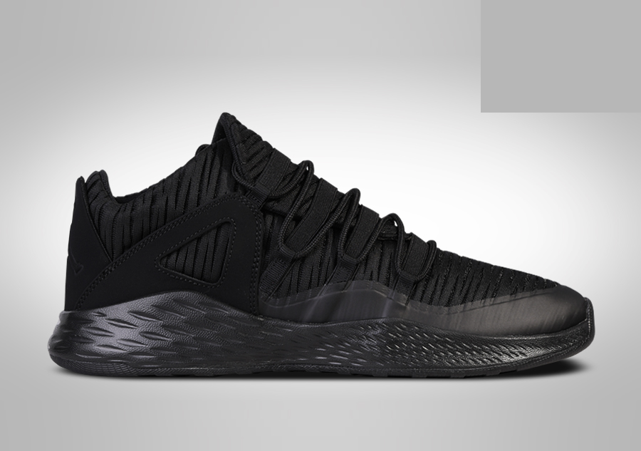 Фото № 1 с приближением к товару «‎Nike Air Jordan Formula 23 Triple »
