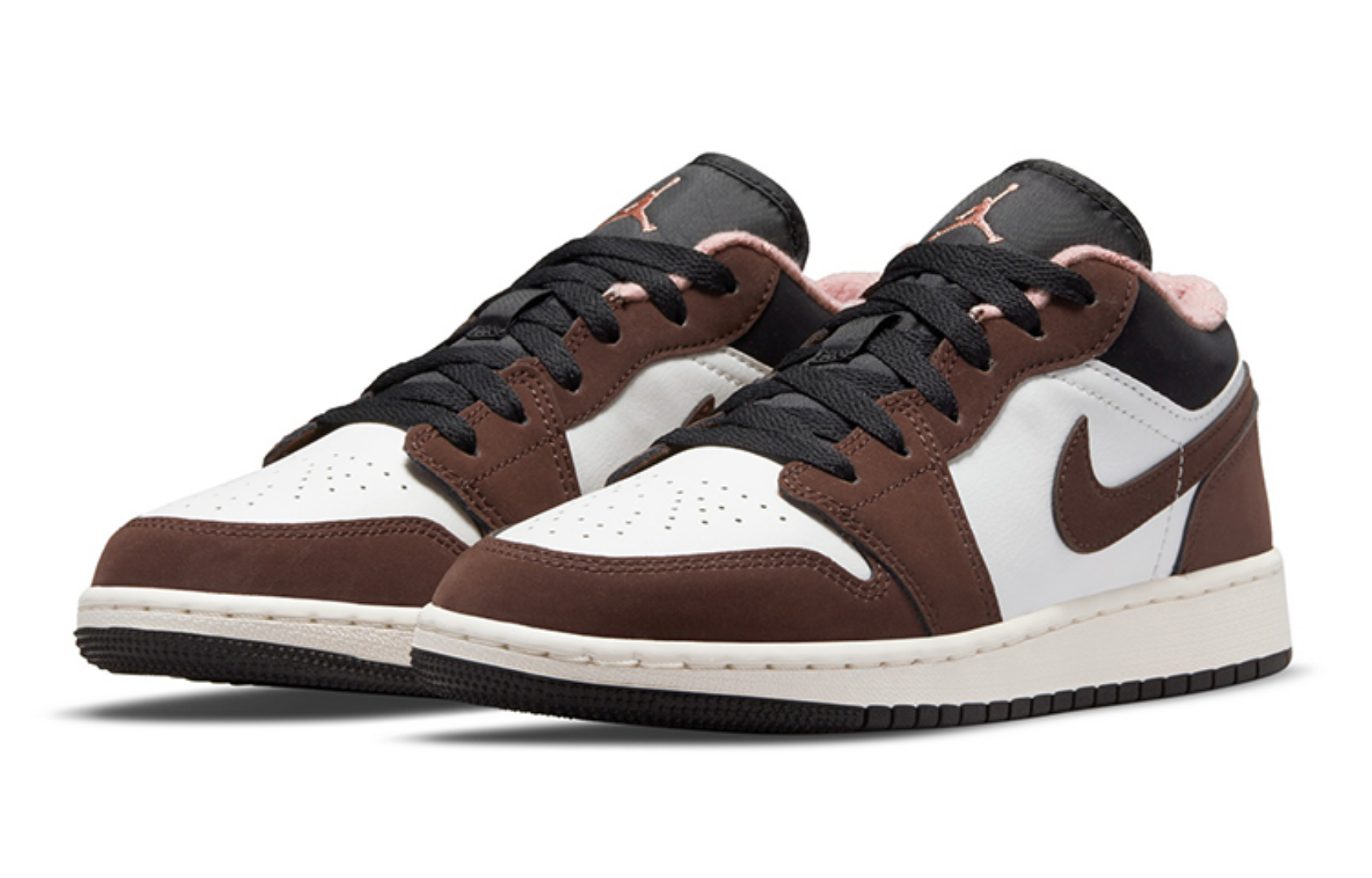 Фото № 2 с приближением к товару «‎Air Jordan 1 Low SE Dark Beetroot Roma Green (GS)»