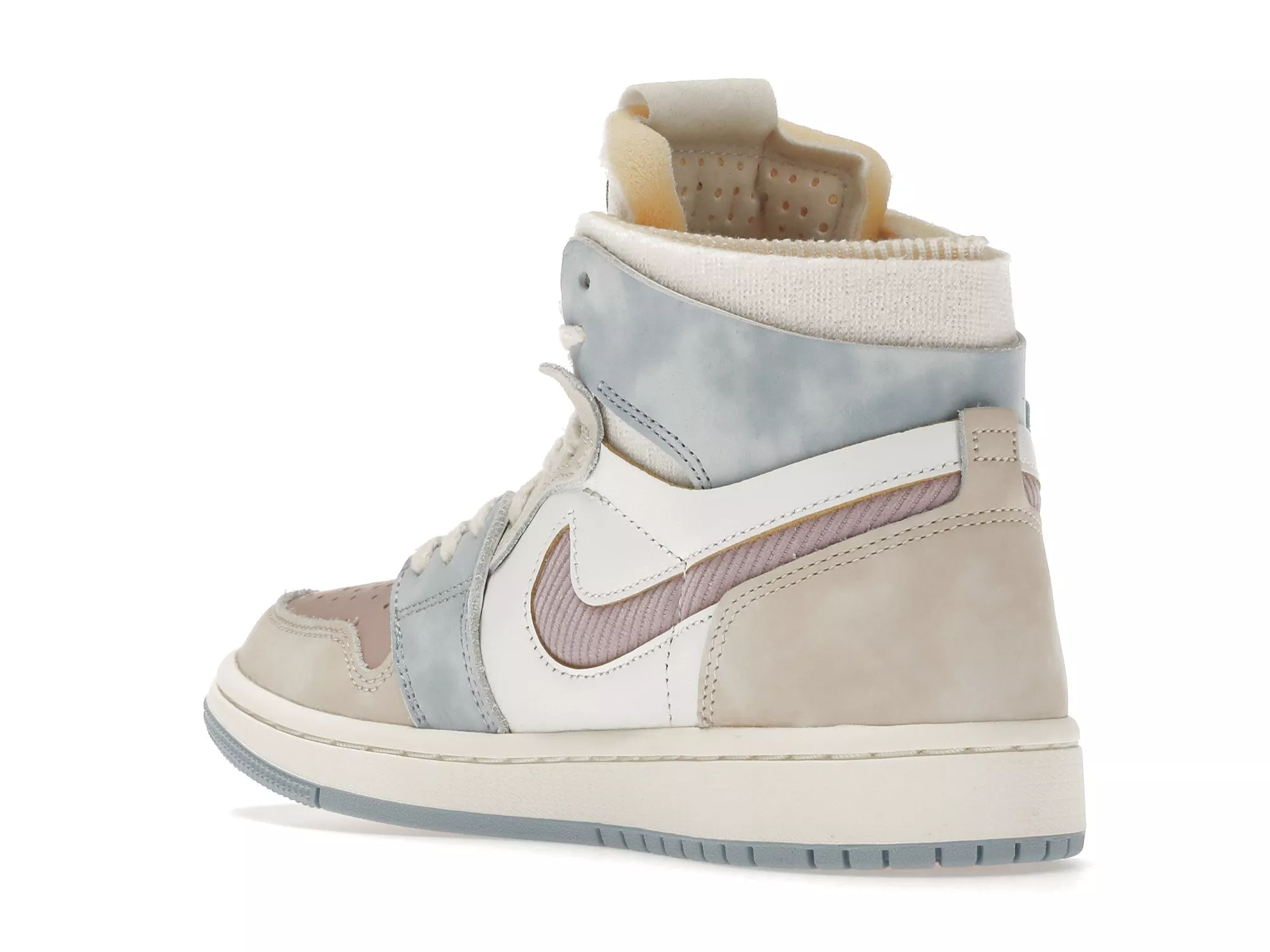 Фото № 4 с приближением к товару «‎Jordan 1 High Zoom Air CMFT Pink Oxford »