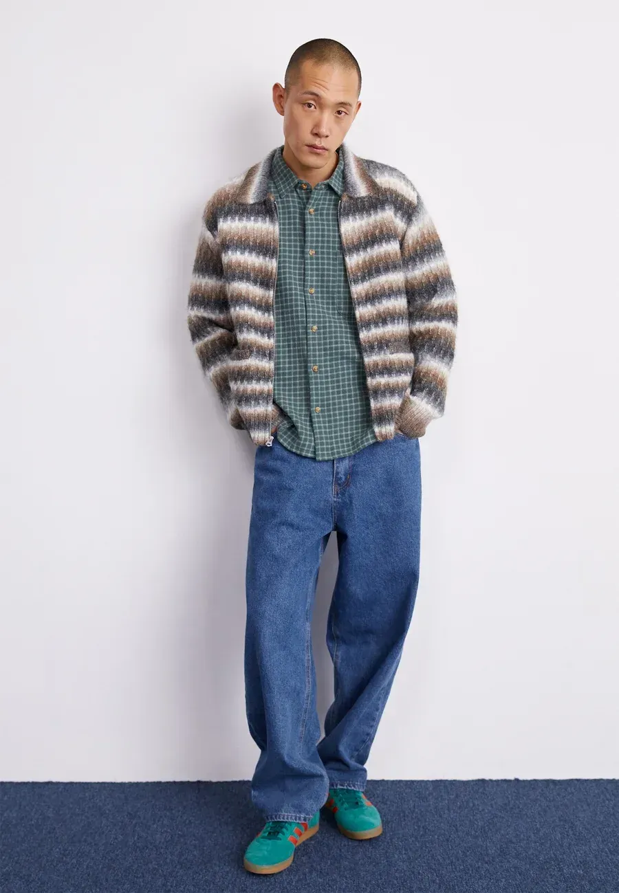 Фото № 3 с приближением к товару «‎GAZELLE»