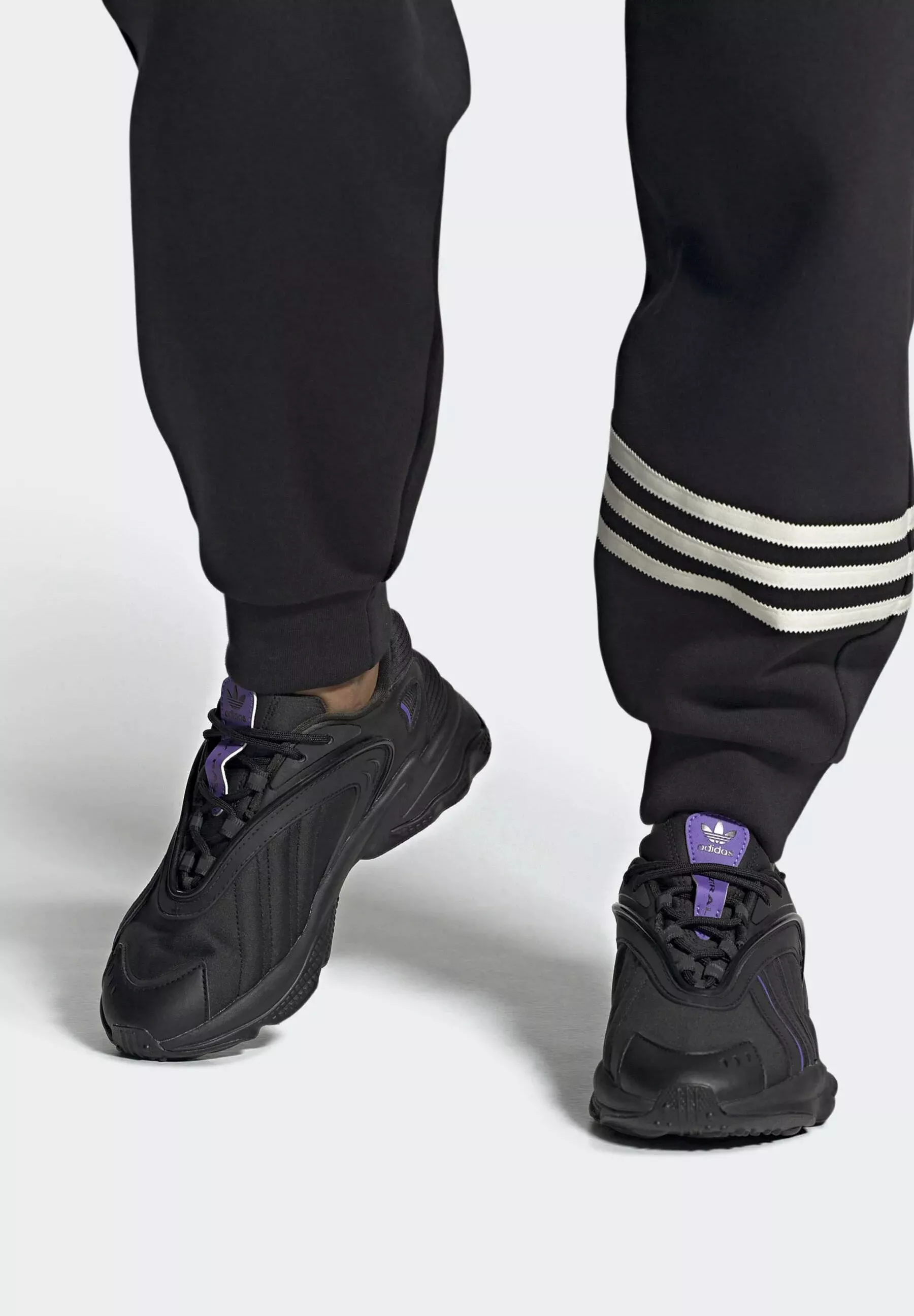 Adidas oztral. Кроссовки adidas Originals oztral. Кроссовки adidas oztral id9791 male Black/Black/Grey. Adidas Originals Sneakers 'oztral' in Cream.