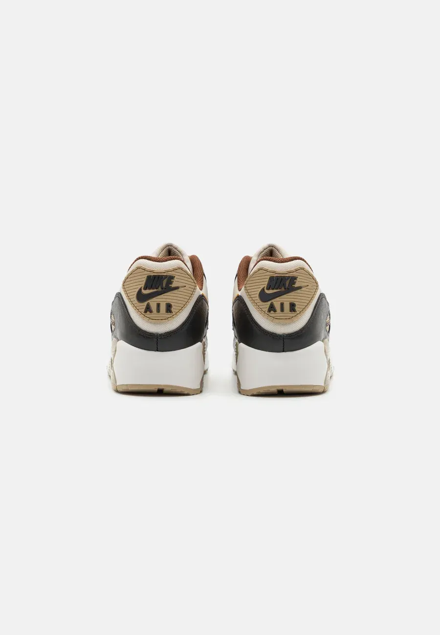 Фото № 3 с приближением к товару «‎AIR MAX 90 GTX»