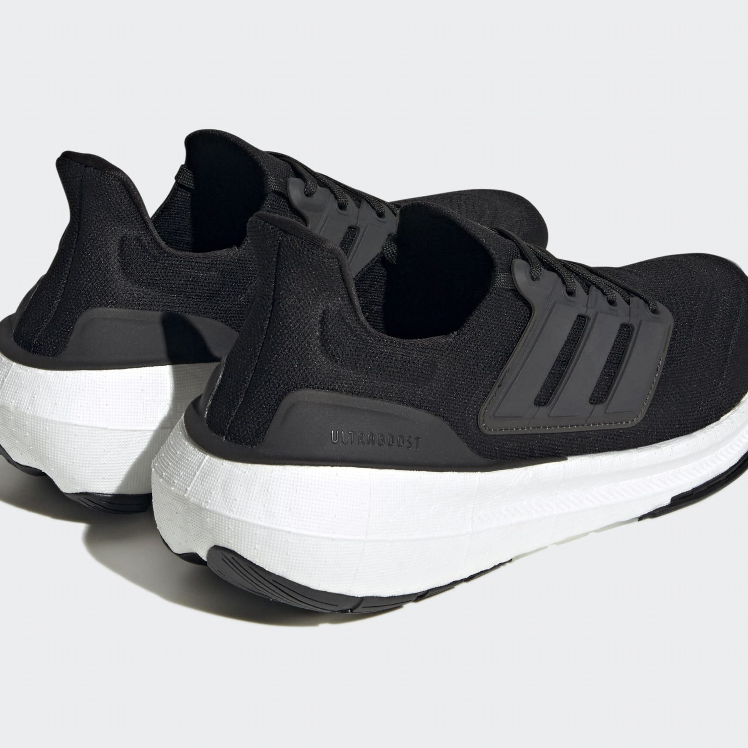 Фото № 4 с приближением к товару «‎Adidas Ultraboost Light»