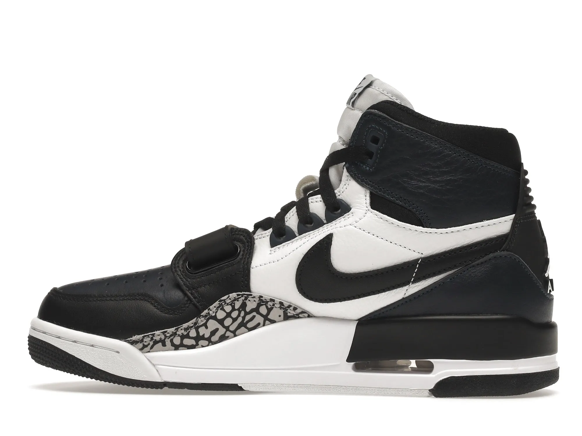 Фото № 5 с приближением к товару «‎Jordan Legacy 312 White Midnight Navy»