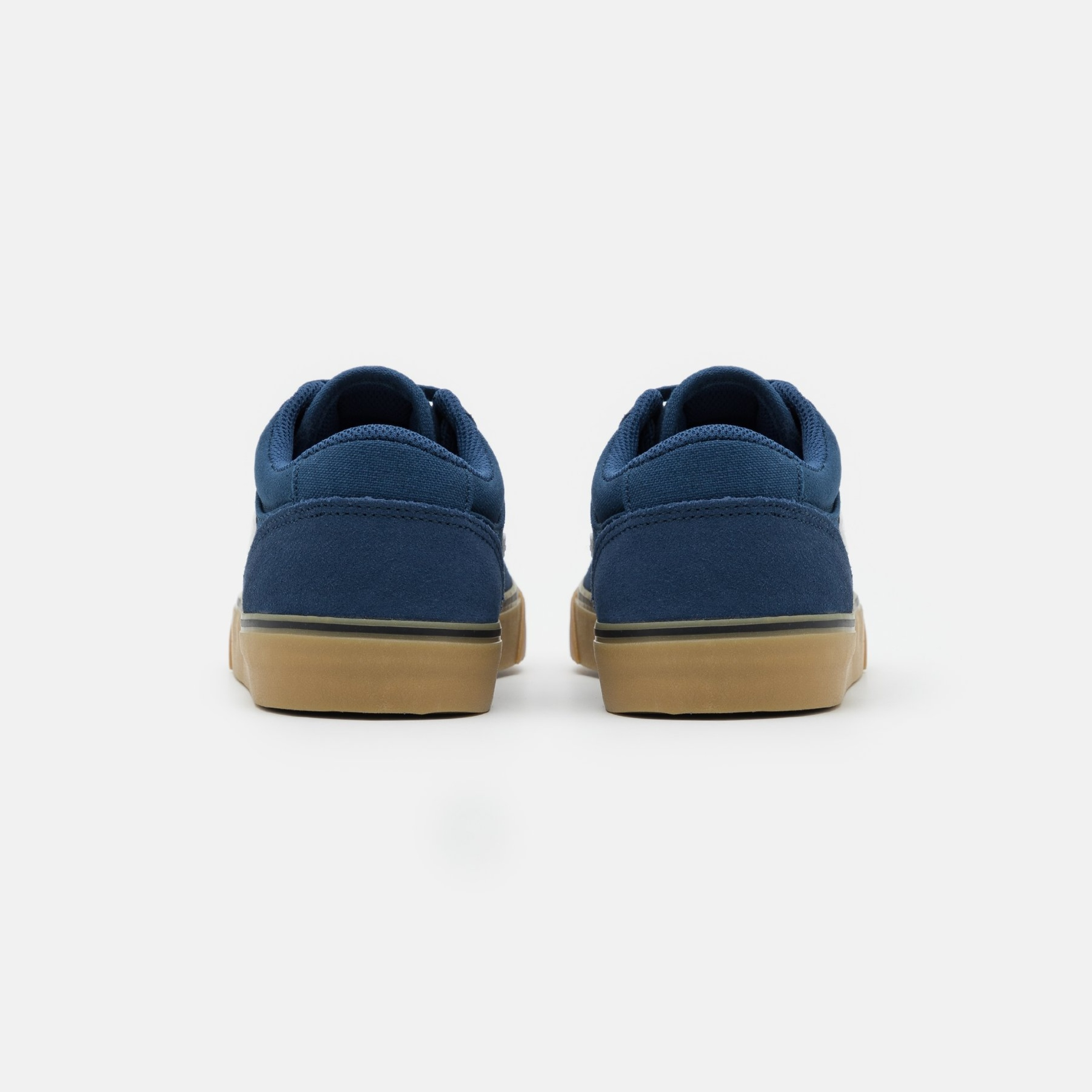 Фото № 3 с приближением к товару «‎Nike Chron 2 »