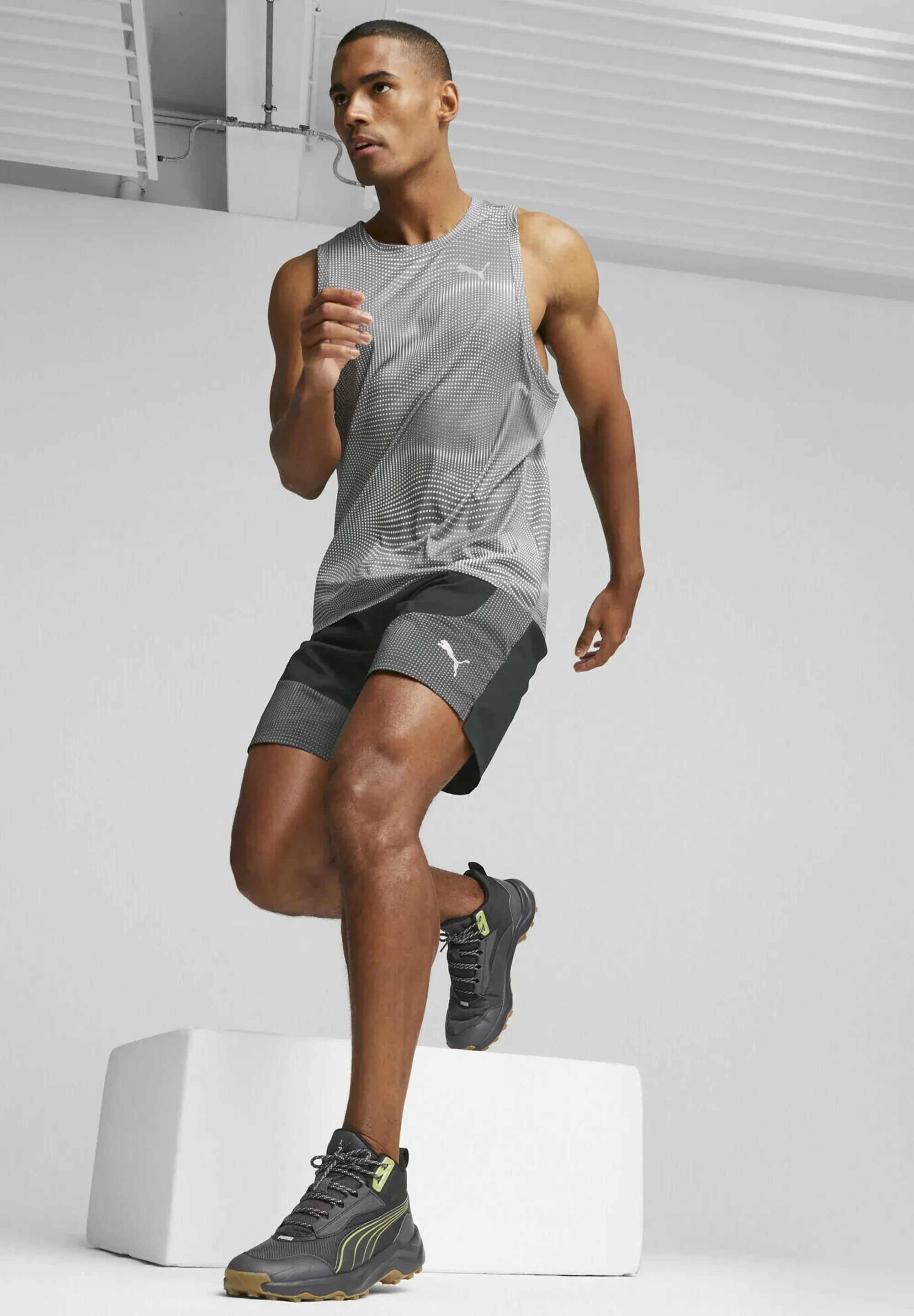 Фото № 1 с приближением к товару «‎OBSTRUCT PRO MID »