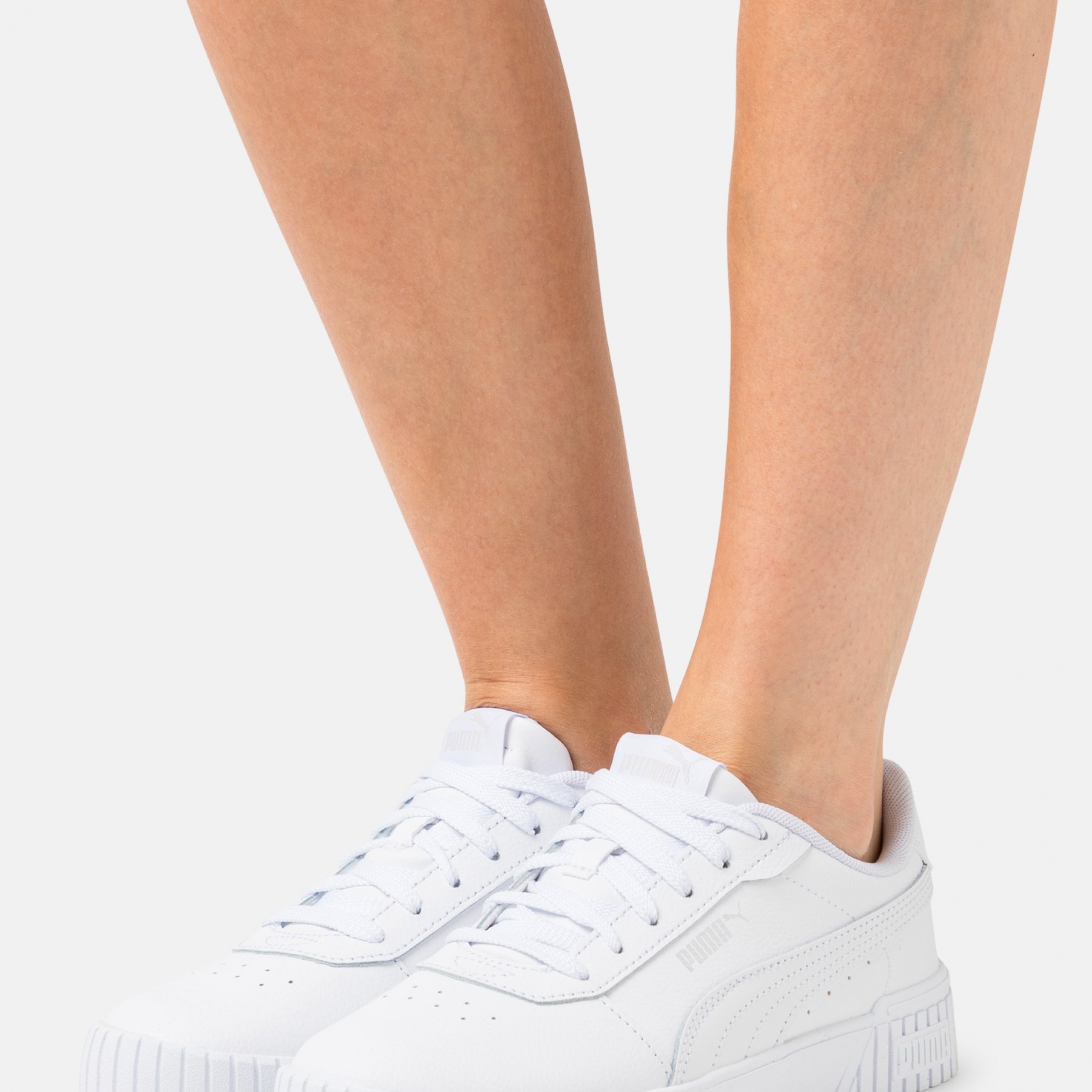 Фото № 1 с приближением к товару «‎Puma Carina 2.0 »