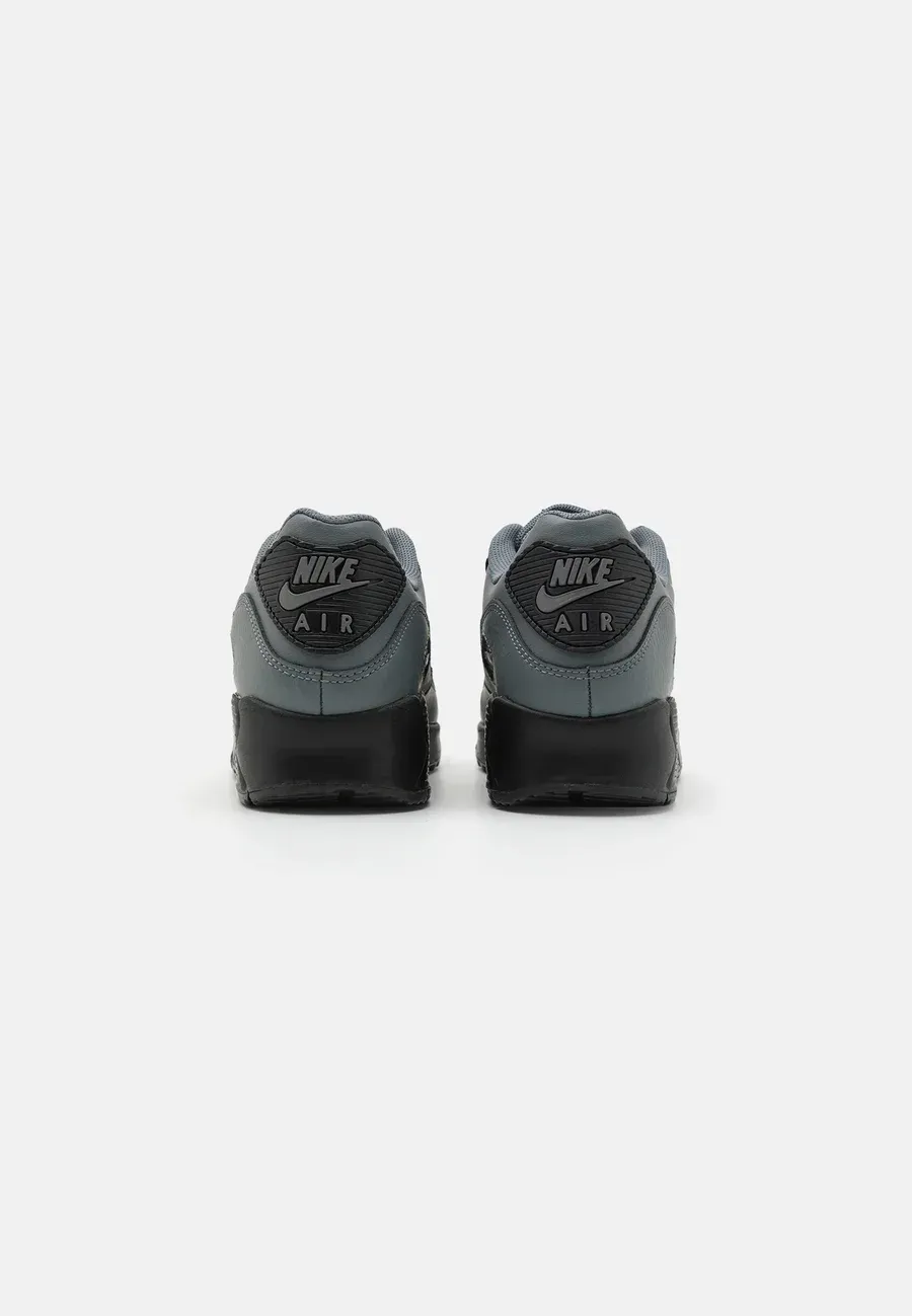 Фото № 3 с приближением к товару «‎NIKE AIR MAX 90»