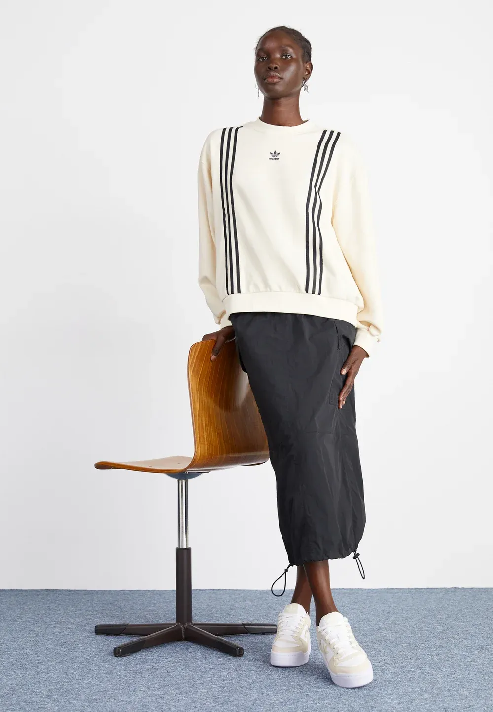 Фото № 4 с приближением к товару «‎FORUM»