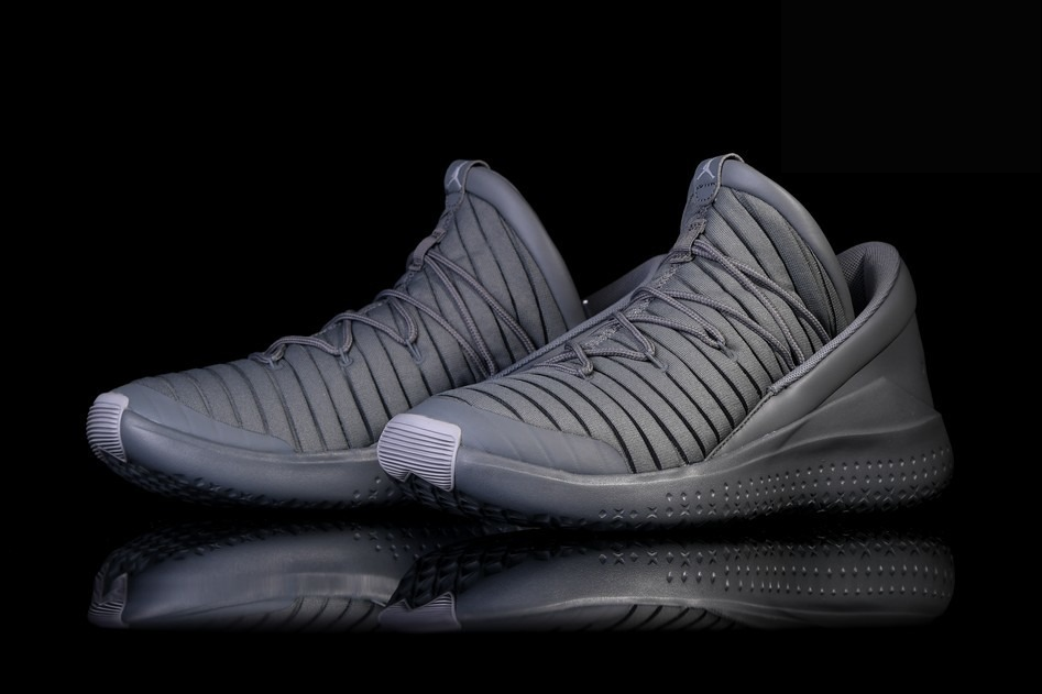 Фото № 3 с приближением к товару «‎Nike Air Jordan Flight Luxe Cool »