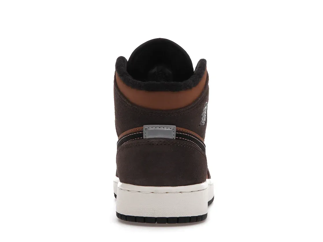 Фото № 4 с приближением к товару «‎Jordan 1 Mid SE Dark Chocolate »