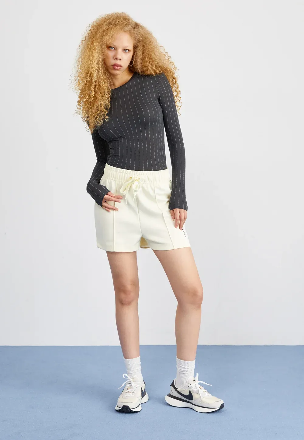 Фото № 3 с приближением к товару «‎PHOENIX WAFFLE»