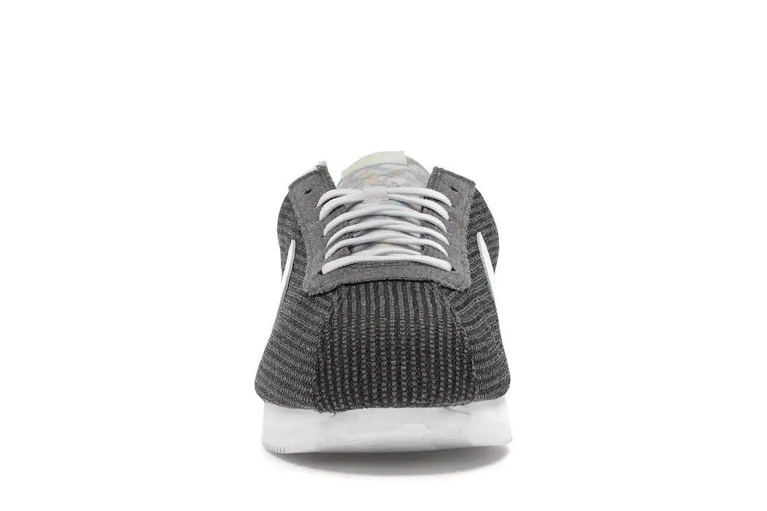 Фото № 2 с приближением к товару «‎Nike Classic Cortez Recycled Canvas»