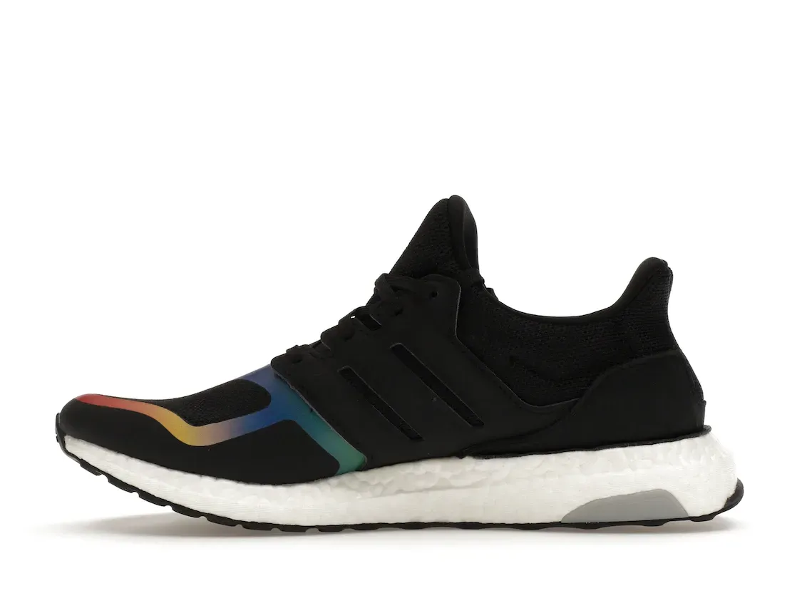 Фото № 3 с приближением к товару «‎adidas Ultra Boost DNA Rainbow Iridescent »
