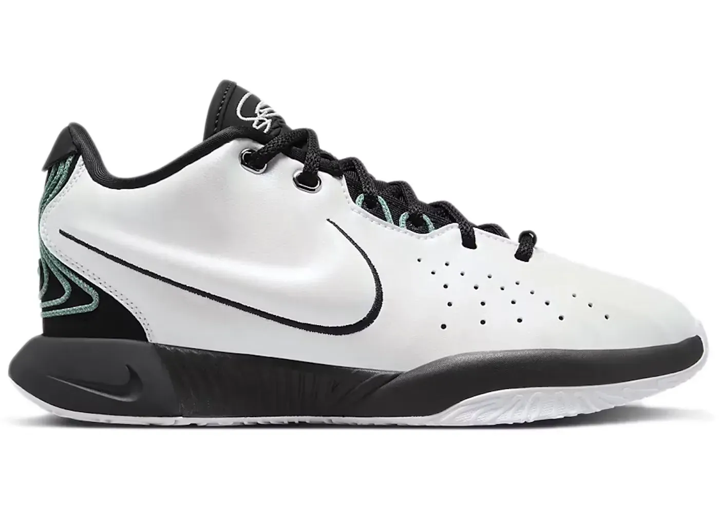 Nike LeBron 21