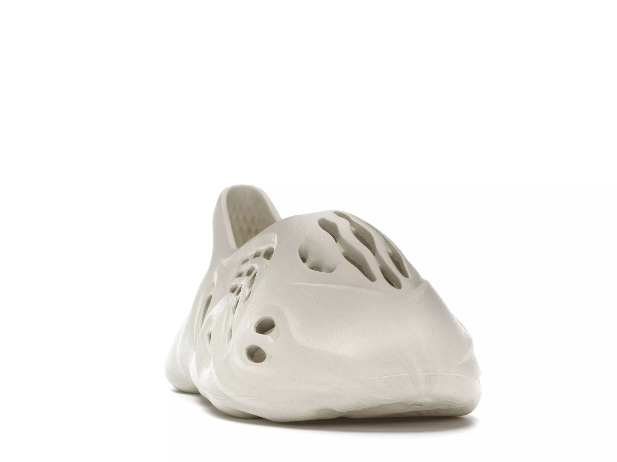 Фото № 2 с приближением к товару «‎adidas Yeezy Foam RNNR Sand»