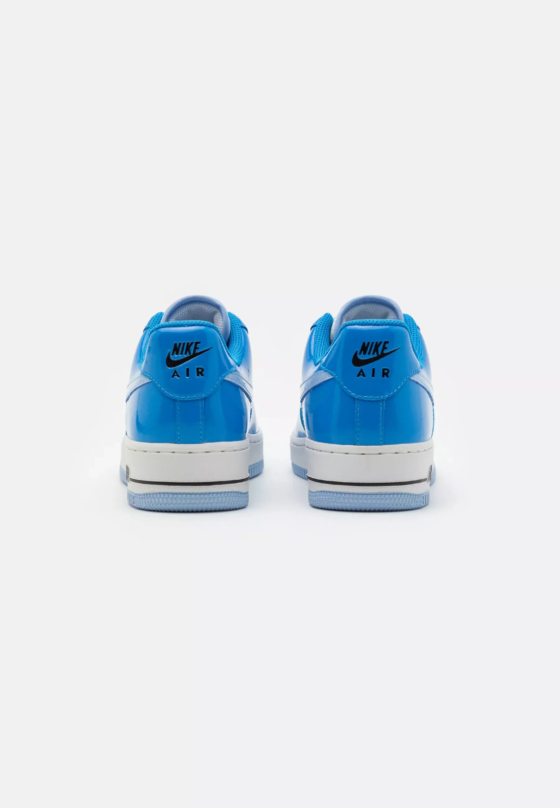 Фото № 3 с приближением к товару «‎WMNS NIKE AIR FORCE 1 07 DP»