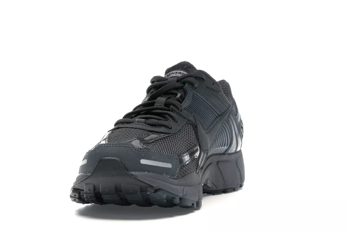 Фото № 2 с приближением к товару «‎Nike Zoom Vomero 5 SP Anthracite»