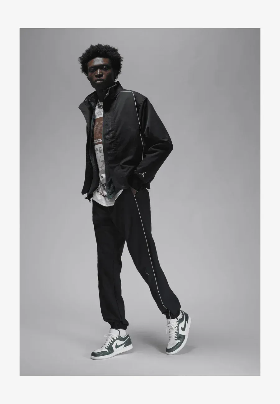 Фото № 1 с приближением к товару «‎AIR JORDAN 1 LOW SE»