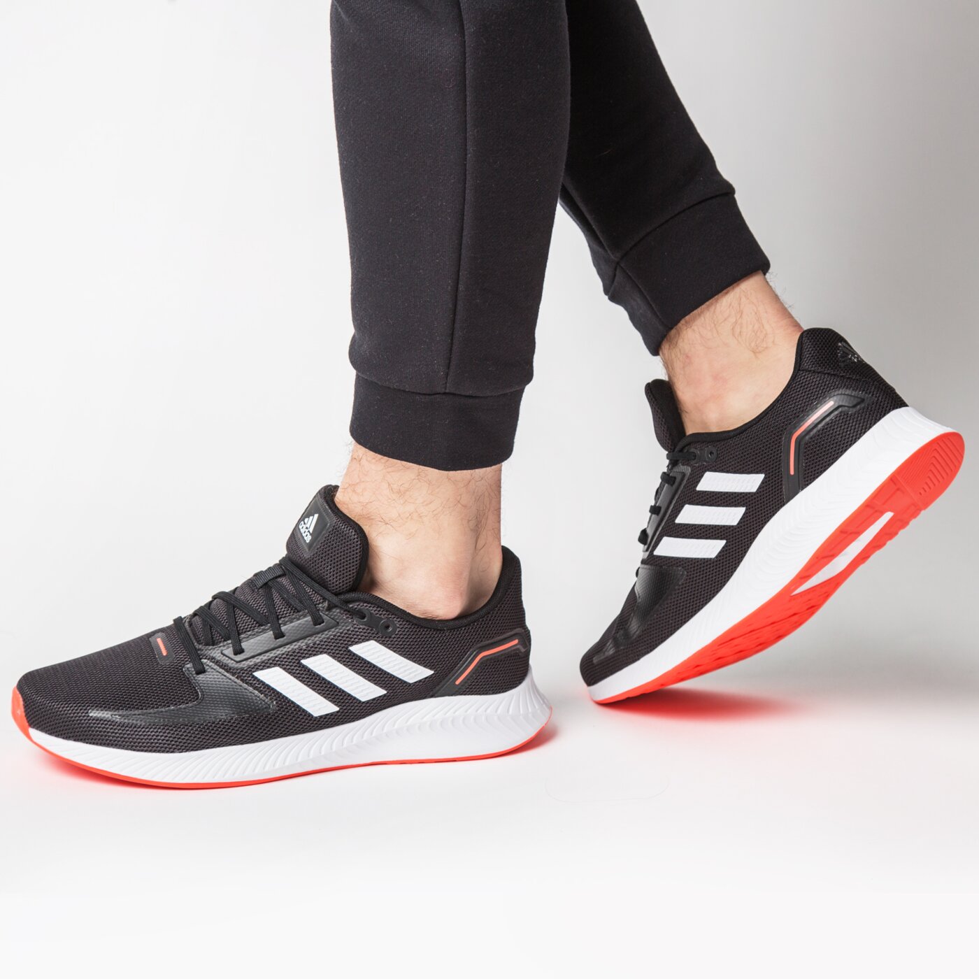 Фото № 2 с приближением к товару «‎Adidas 2.0»