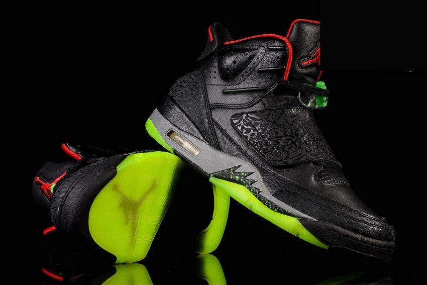 Фото № 3 с приближением к товару «‎Nike Air Jordan Son OF Mars Yeezy »