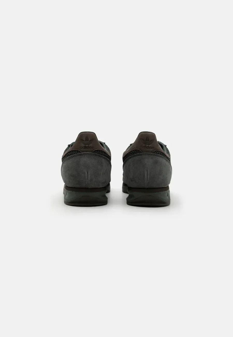 Фото № 3 с приближением к товару «‎SL 72 RS UNISEX»