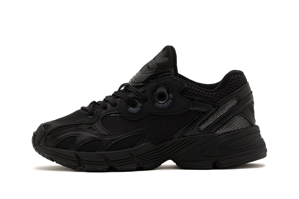 Фото № 2 с приближением к товару «‎Adidas Astir W»