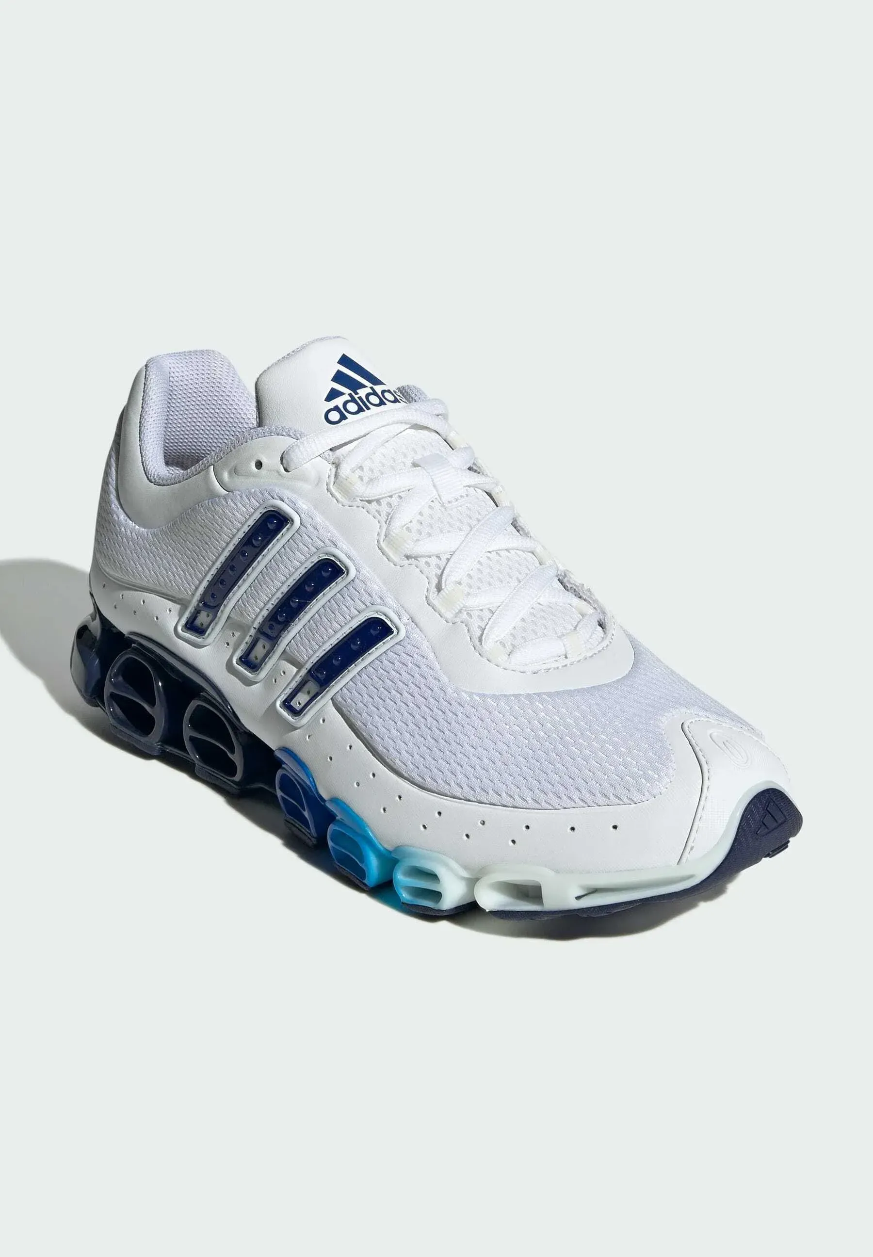 Фото № 2 с приближением к товару «‎Trainers»