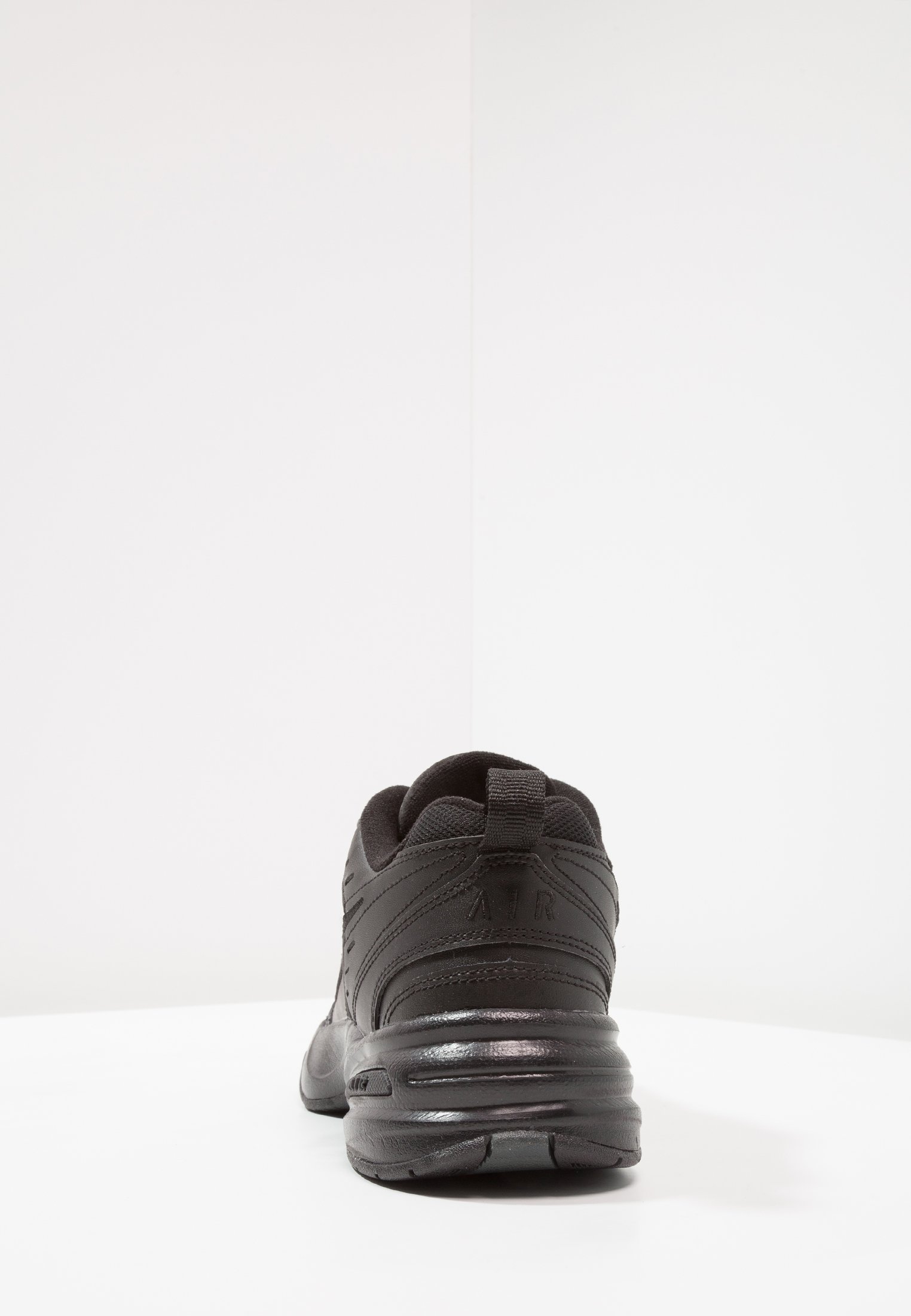 Фото № 4 с приближением к товару «‎Nike Air Monarch IV »