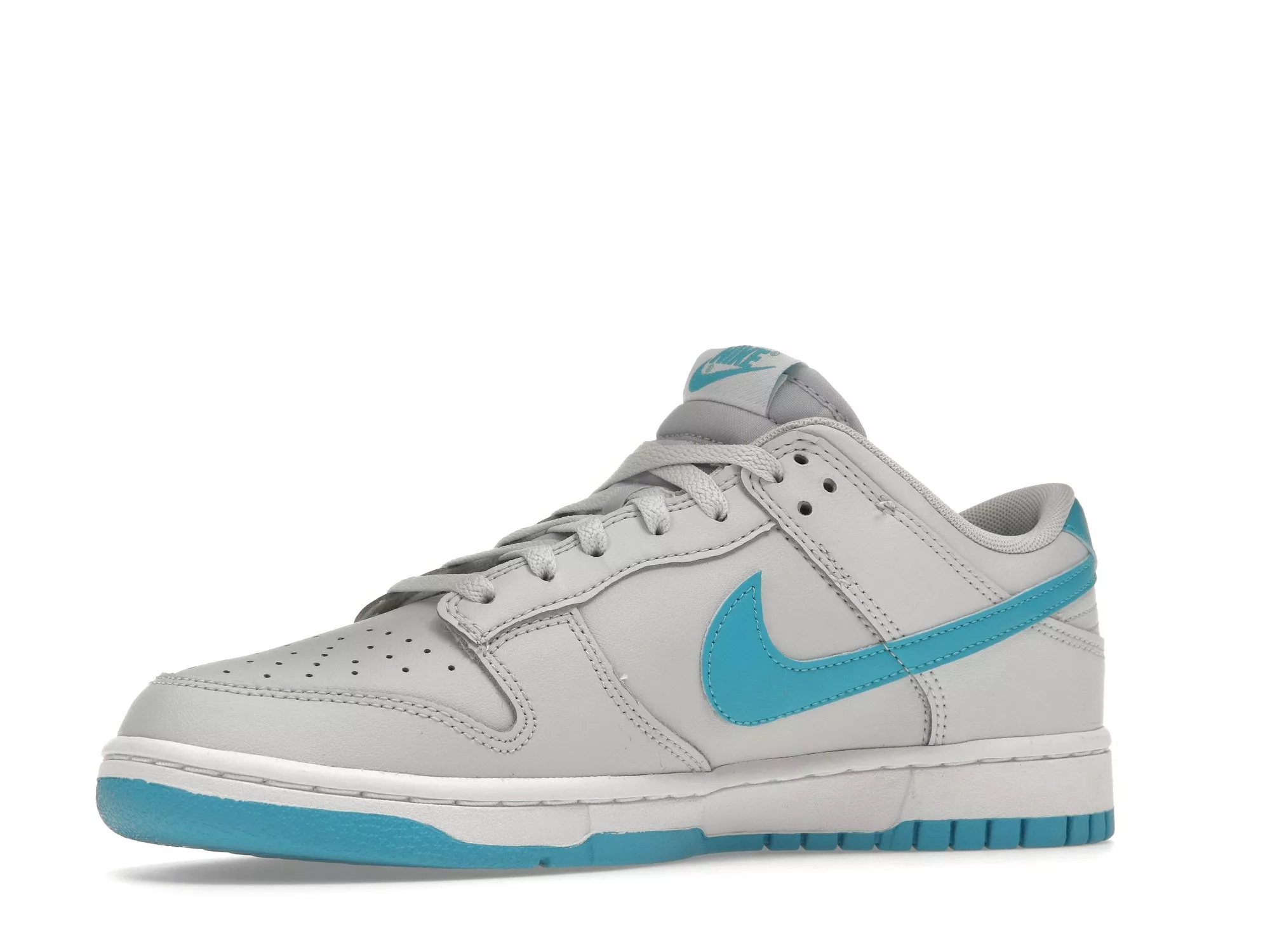 Фото № 4 с приближением к товару «‎Nike Dunk Low Retro Pure Platinum Blue Lightning»