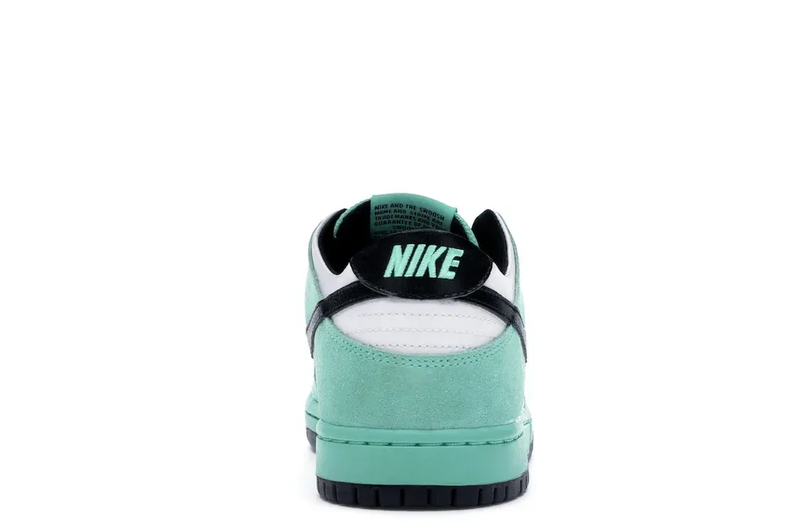 Фото № 4 с приближением к товару «‎Nike SB Dunk Low Sea Crystal»