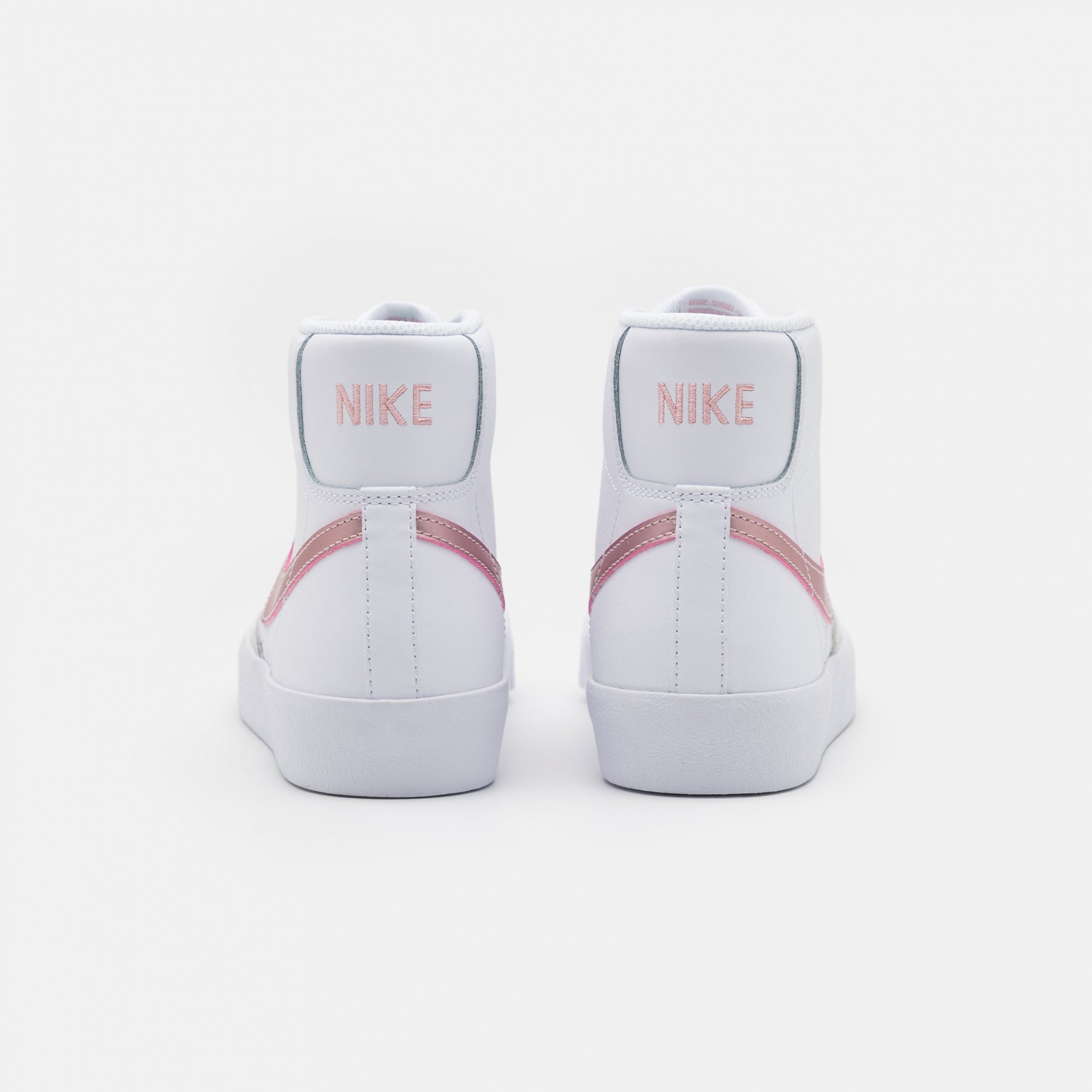 Фото № 3 с приближением к товару «‎Nike Blazer 77 »