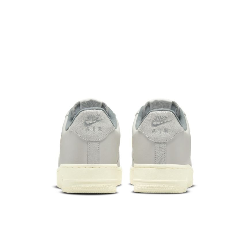 Фото № 4 с приближением к товару «‎Nike Air Force 1 07 LX»