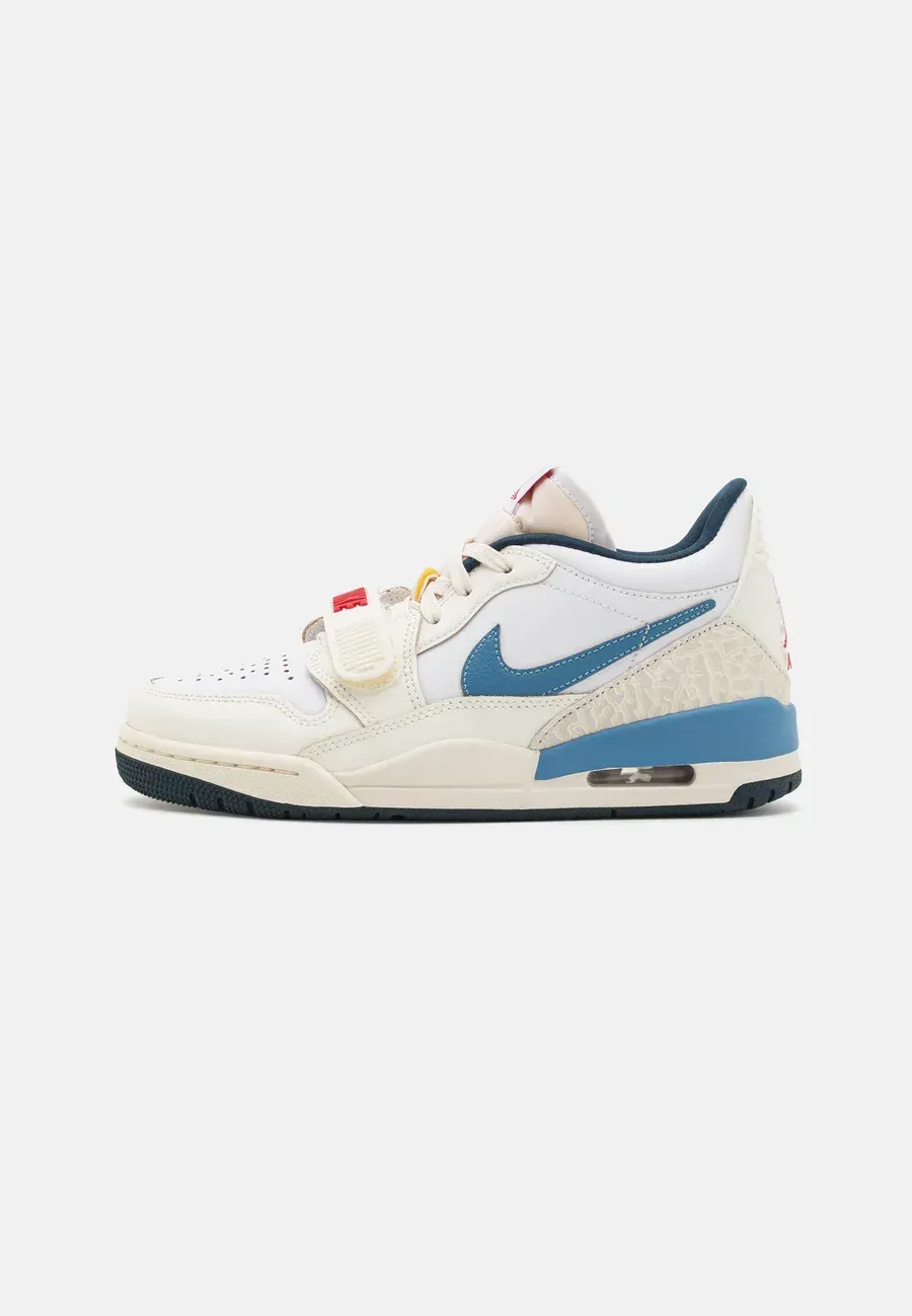 Фото № 2 с приближением к товару «‎AIR JORDAN LEGACY 312»