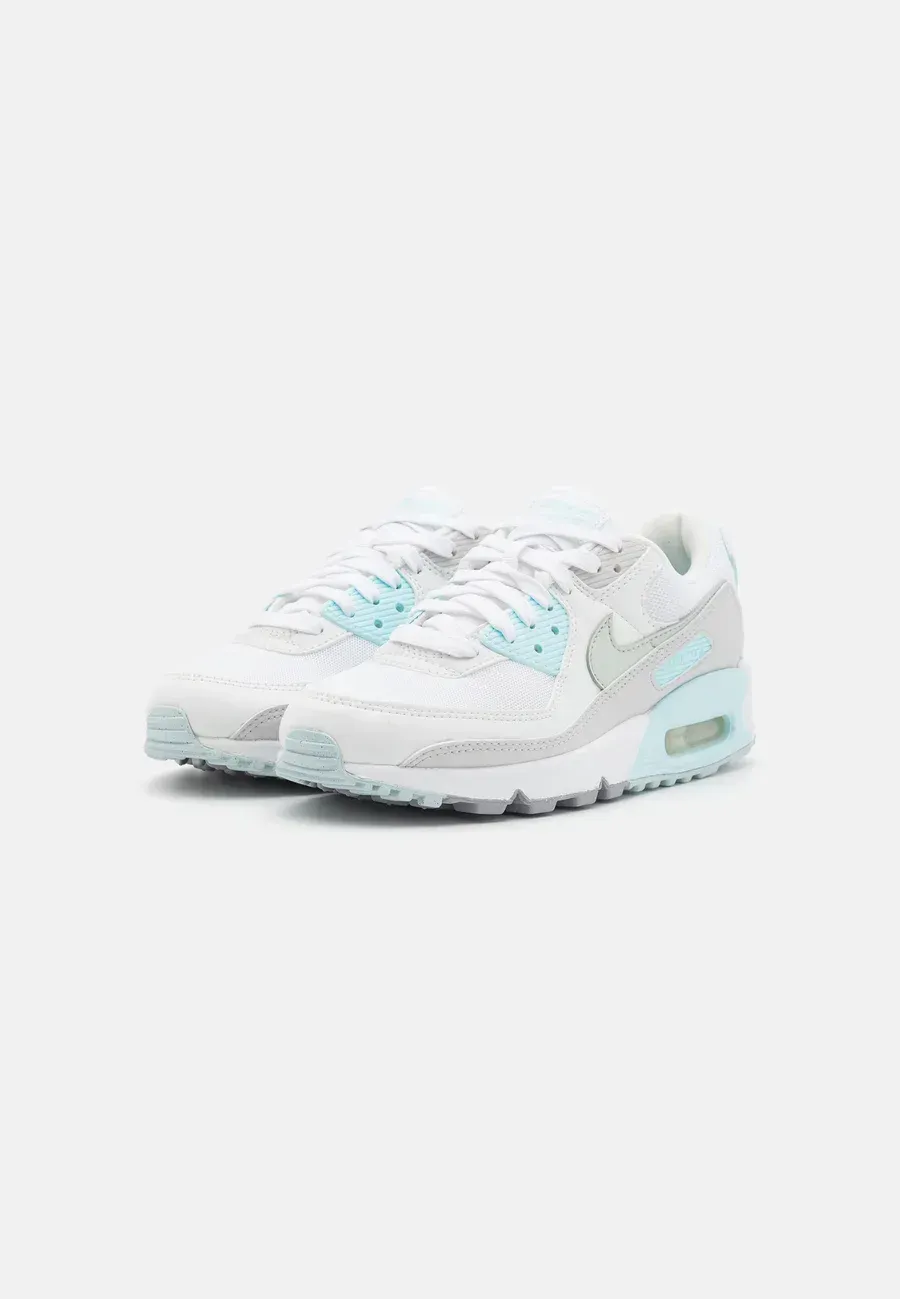 Фото № 4 с приближением к товару «‎AIR MAX 90»
