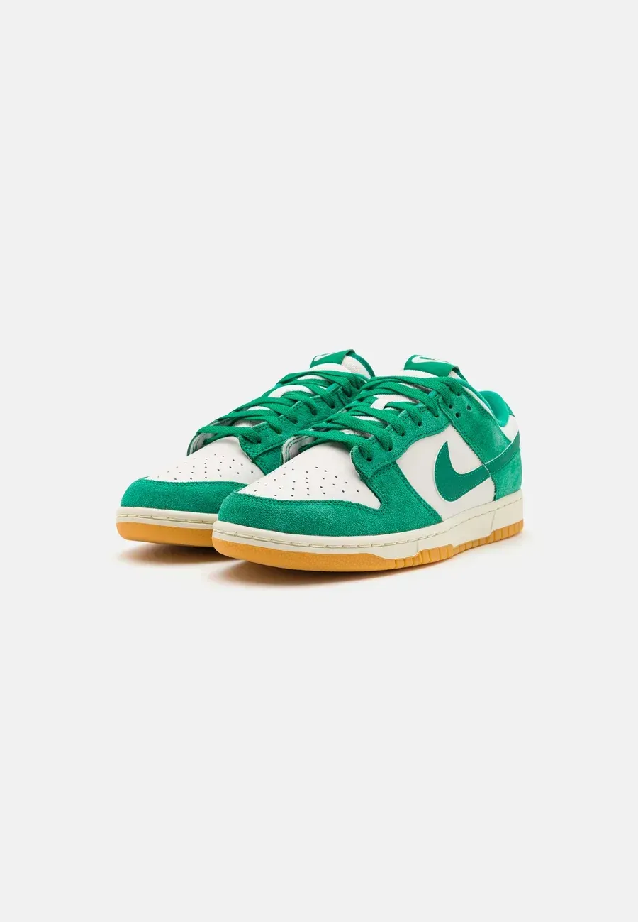 Фото № 4 с приближением к товару «‎DUNK LOW SE TRK3»